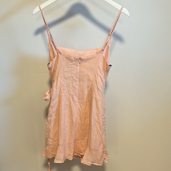 Forever 21 faux wrap mini dress. - Picture 4 of 8